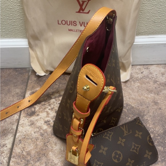Louis Vuitton All In BB Monogram Handbag - Picture 3 of 6